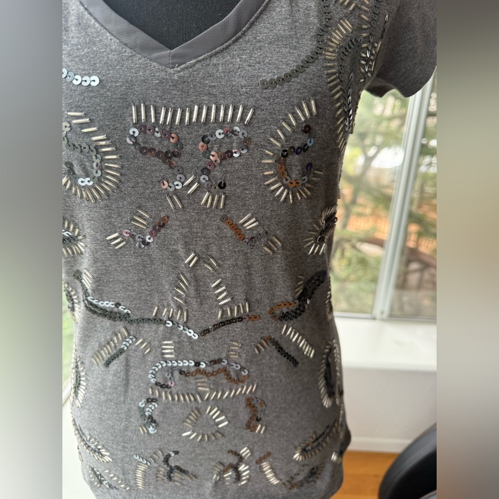 White House Black Market Charcoal Embellished Short Sleeve Tee, XS - Picture 3 of 8